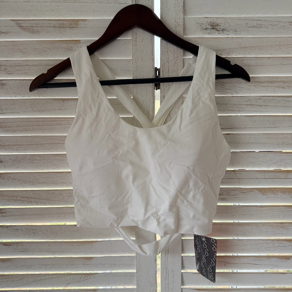 Joyspels | Cross-Back Twist Cropped Crop Top